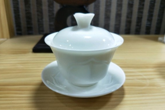常見的七大材質(zhì)的茶具優(yōu)缺點(diǎn)，用什么材質(zhì)的茶具泡茶最好？