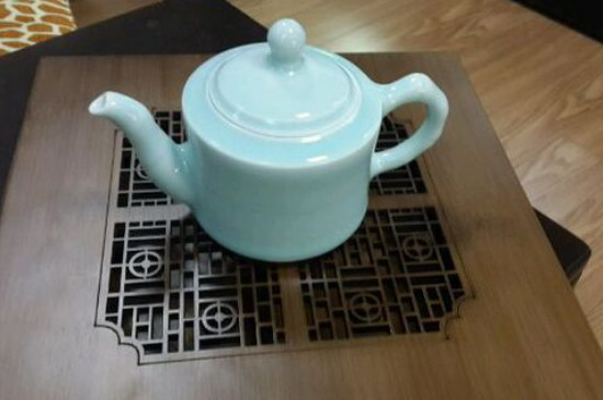 瓷壺適合泡什么茶，瓷器茶具喝什么茶好
