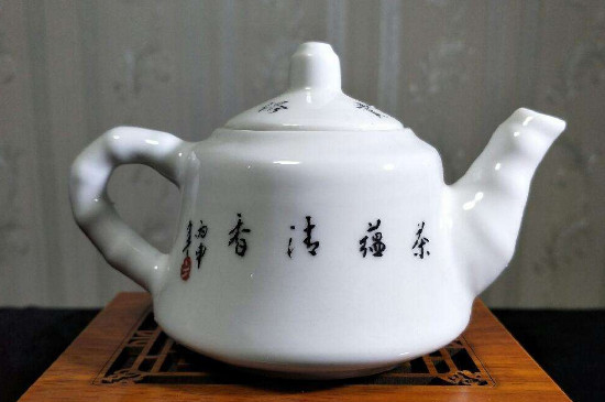 瓷壺適合泡什么茶，瓷器茶具喝什么茶好