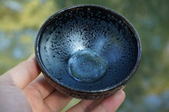 怎么鑒別建盞化學(xué)釉，真假建盞的對(duì)比與辨別