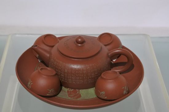 正宗紫砂壺多少錢一套，一套正宗宜興紫砂壺什么價(jià)格