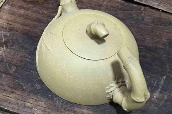 本山綠泥紫砂壺小黑點(diǎn)多嗎，真正本山綠泥會(huì)吐黑嗎？
