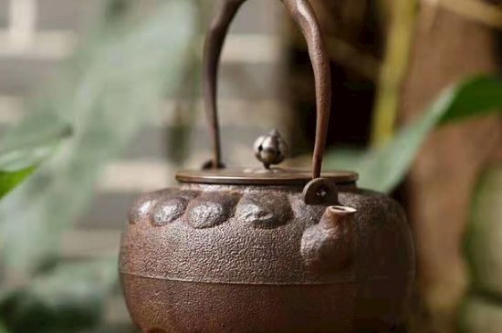 老鐵壺煮茶的害處，鐵壺為什么不能煮茶？