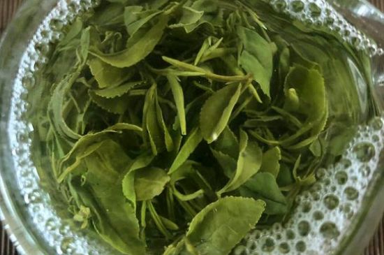 綠茶放了三年還能喝嗎，綠茶放久了喝了會(huì)怎樣