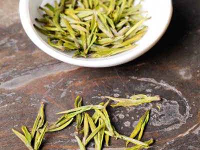 白茶品質如何區(qū)分，白茶的優(yōu)劣質量辨別方法