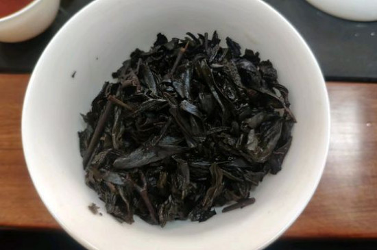 大紅袍煙熏味是好茶嗎，能不能喝對(duì)人體有壞處嗎