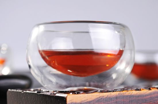 紅茶放置10年還能喝嗎，多年過期紅茶居然還能喝？