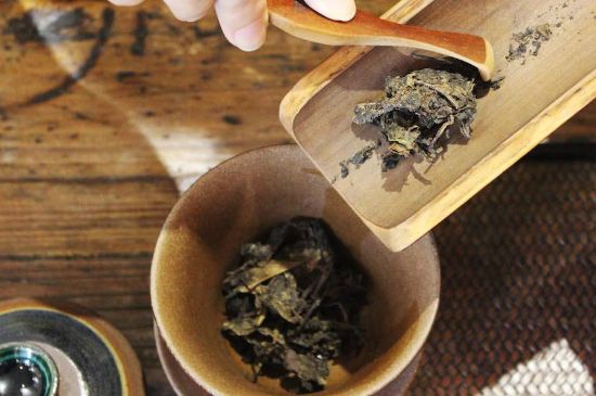 茯磚茶與普洱茶哪個好，茯茶和普洱茶口味區(qū)別
