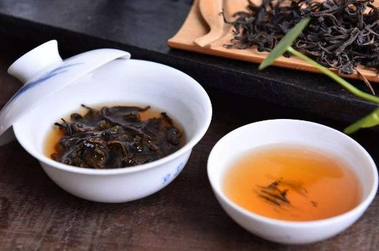 茯磚茶與普洱茶哪個好，茯茶和普洱茶口味區(qū)別