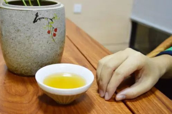 女人喝茶要行扣茶禮嗎，叩茶禮女士能用嗎？