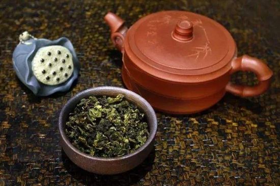 泡大紅袍、肉桂和水仙可以用一個紫砂壺嗎，可以摻一起沖泡么？