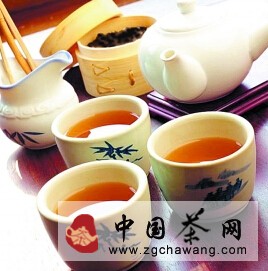 六堡茶愛好者莫小雄化愛好為事業(yè)